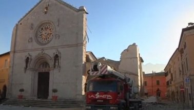 İtalya'da 6.6 şiddetinde büyük deprem