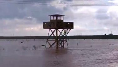 Şanlıurfa'da 10 asker, sel sularında mahsur kaldı