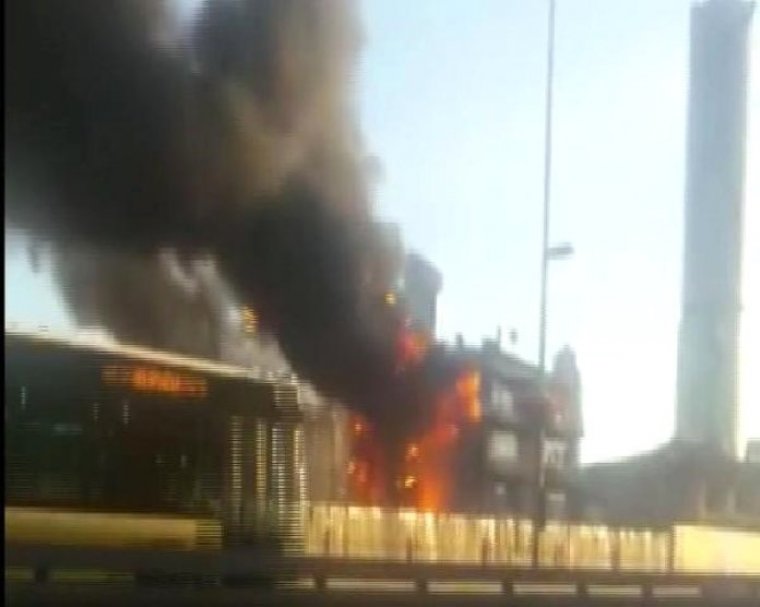 Kadıköy'de yangın : 2 kişi hayatını kaybetti, 4 yaralı