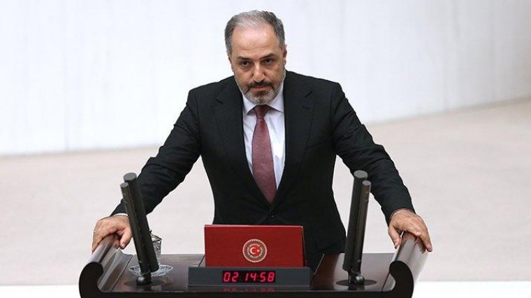 Son dakika: AKP Milletvekili Mustafa Yeneroğlu istifa etti