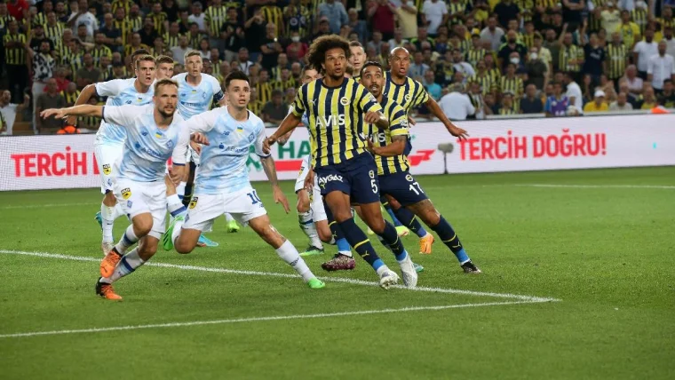 Fenerbahçe'nin 14 yıllık Şampiyonlar ligi hasreti 1 yıl daha uzadı