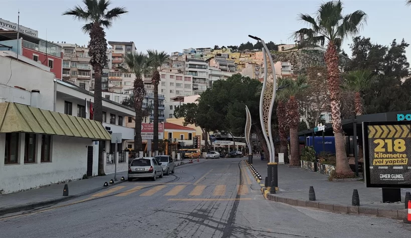 İzmir’de 5.1 BÜYÜKLÜĞÜNDE korkutan deprem