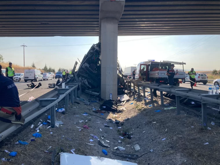 Ankara Polatlı'da otobüs kazası: 9 vefat 26 yaralı var