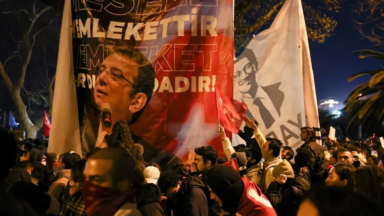 CHP lideri Özel ve Mansur Yavaş Saraçhane'den seslendi: Sokak çağrısı yapıyorum!