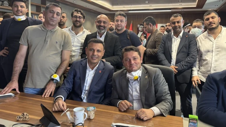 Barikatın arkasında: G&uuml;rsel Tekin'in girmeye &ccedil;alıştığı odadan ilk fotoğraf