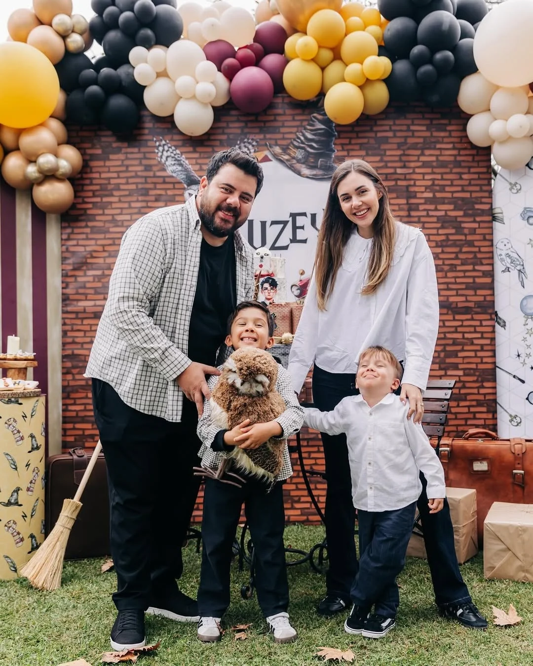 Berfu Yenenler ve Eser Yenenler'in 'kreş gibi' yeni evi olay konusu oldu