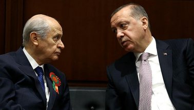Bahçeli emrivaki yaptı, AKP MHP’yi kaybetmemek için 'tamam' dedi
