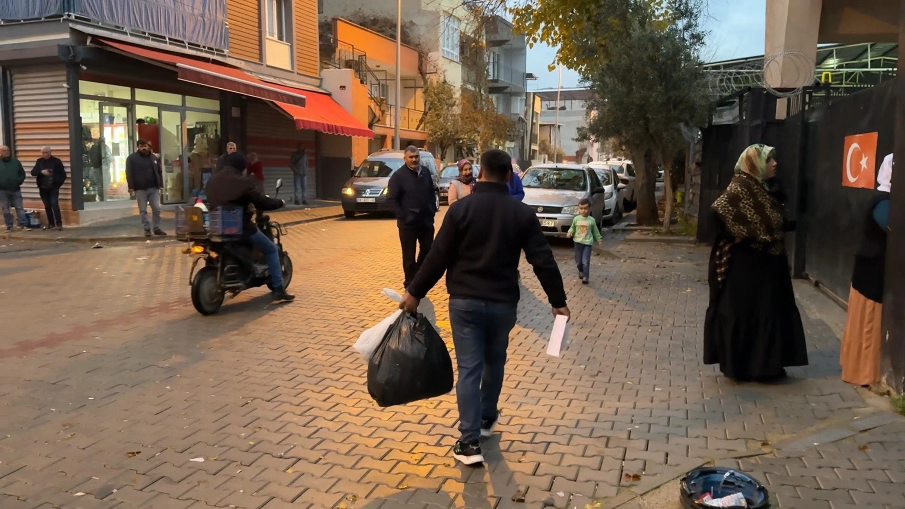 Erdoğan imzasıyla birlikte cezaevlerinden davullu meşaleli tahliyeler başladı