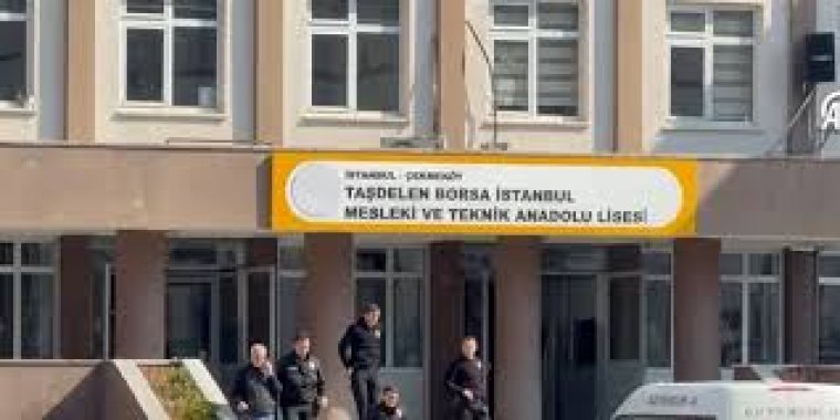 &Ouml;ğrencisinin bı&ccedil;akladığı &ouml;ğretmen Fatma Nur &Ccedil;elik kurtarılamadı