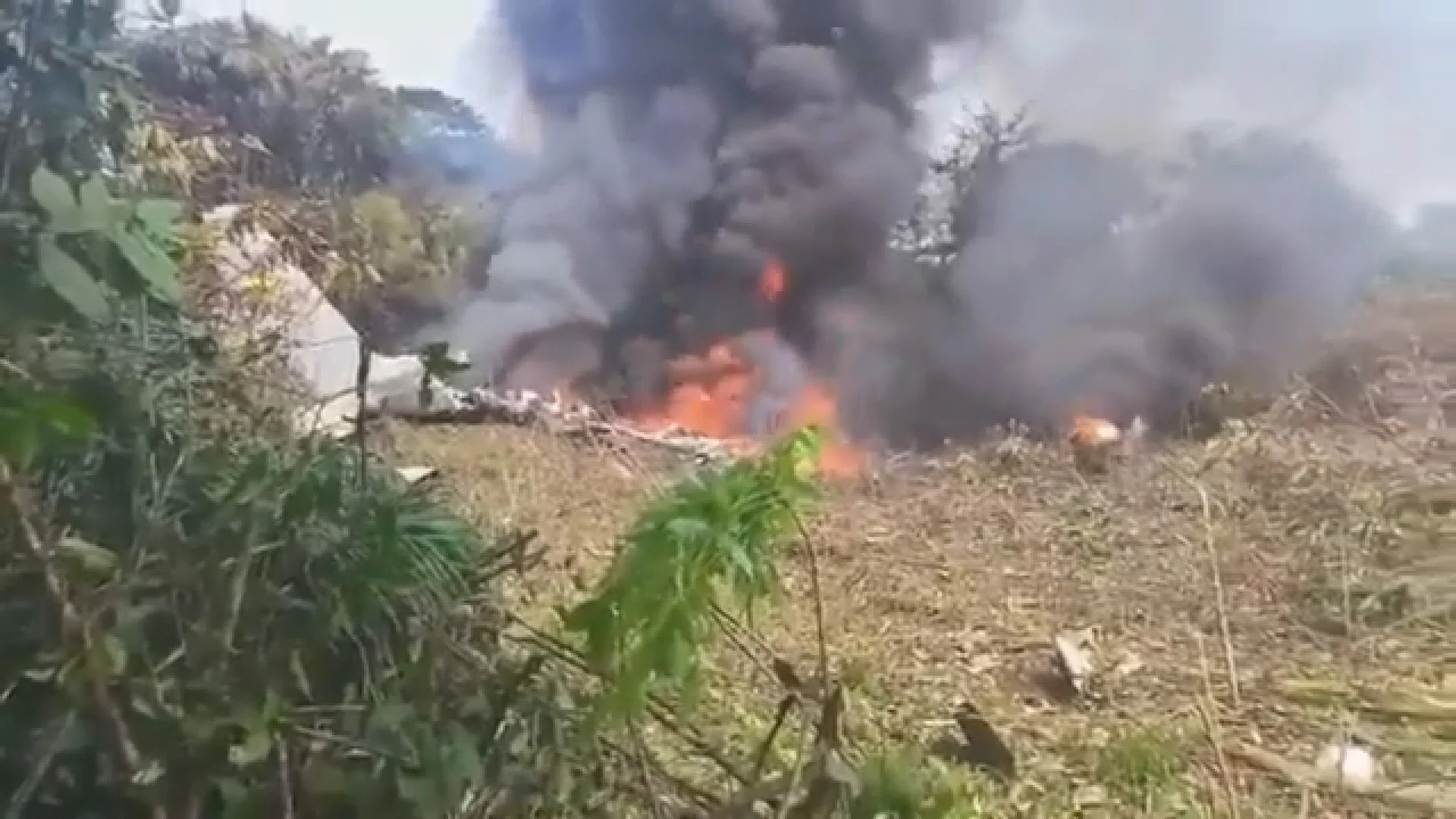 Kolombiya'da askeri uçak düştü: En az 90 asker hayatını kaybetti, 20 asker yaralandı