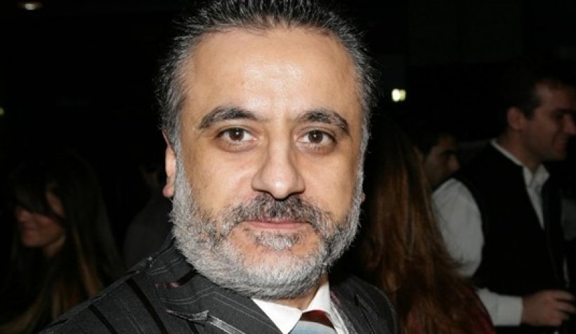 Ünlü yapımcı Erol Köse, evinin 16. katından düşerek hayatını kaybetti.