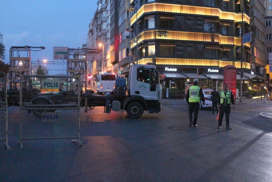 1 Mayıs İstanbul.. Polis Müdahalesi çok sayıda gözaltı var...